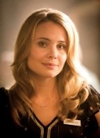 Leah Pipes nude
