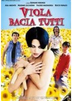 Viola bacia tutti (1997) Nude Scenes