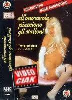 All'onorevole piacciono gli stalloni 1987 movie nude scenes